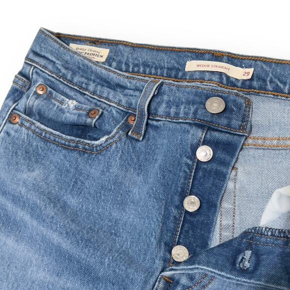 NEW Levi's Premium Wedgie Straight Distressed Jeans Womens Size 29 Medium Wash - Picture 2 of 10